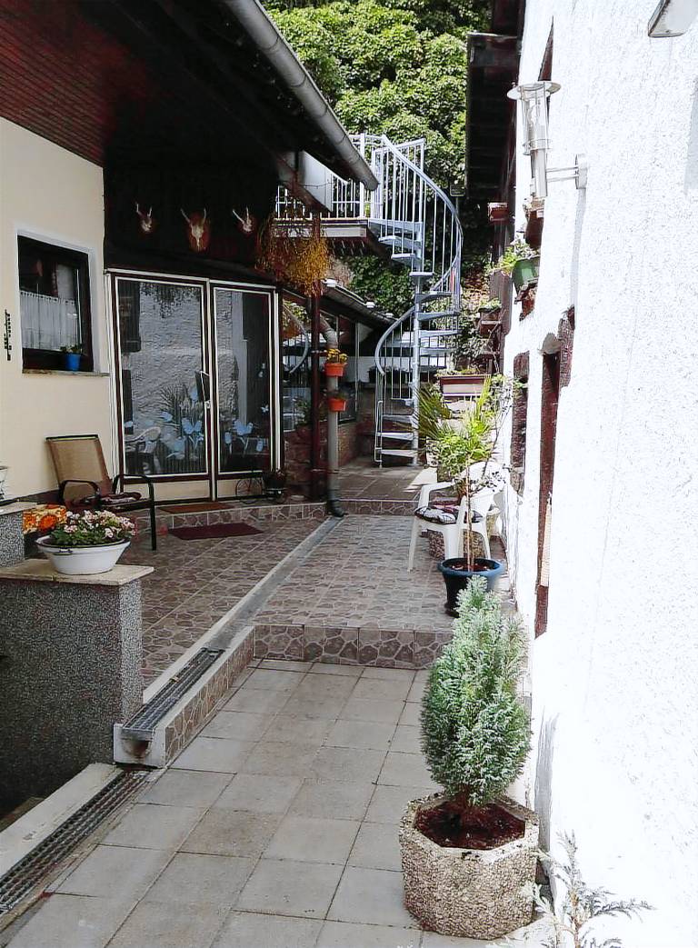 Vacation home with grill & terrace — photo 5