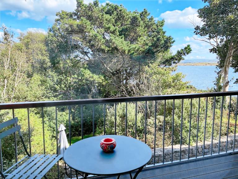 Cottage Roundstone