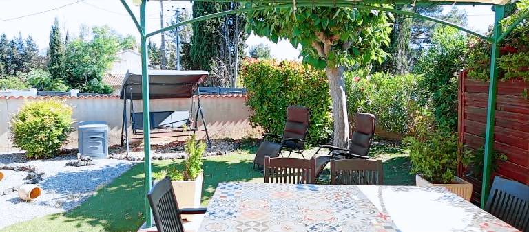 Gite with terrace, barbecue & yard — photo 4