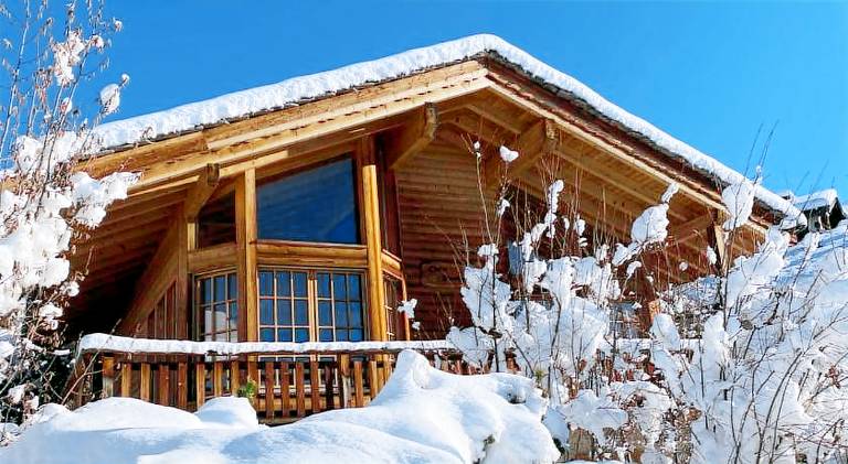 Chalet with 4 rooms for 10 persons in Vex