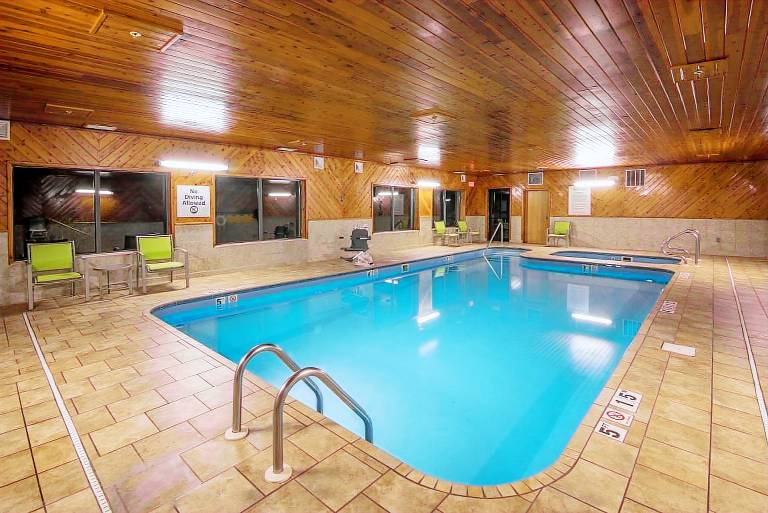 Holiday Inn Express Hotel & Suites Wauseon By IHG — photo 2