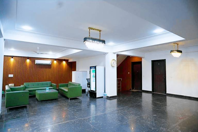 Akshay Corporate Hotel — photo 4