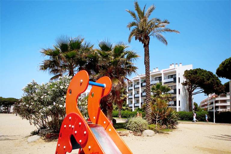 Holiday apartment with outdoor swimming pool — photo 5