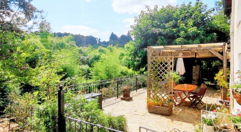 Vacation home with garden, terrace & barbeque — photo 4