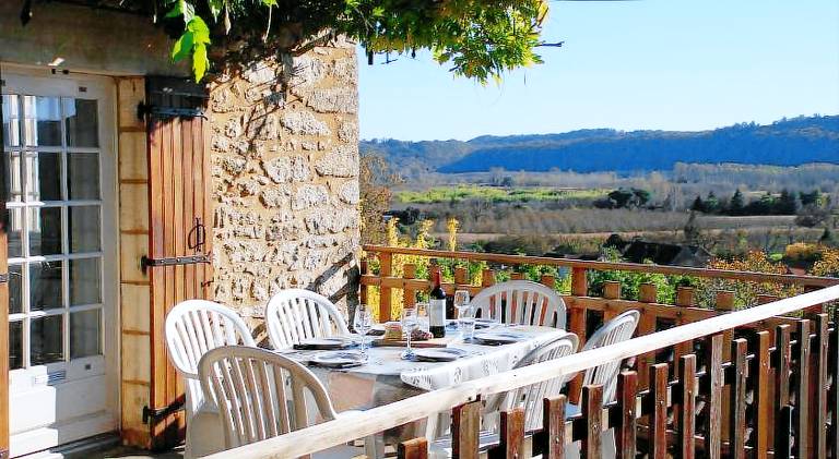 Vacation home with 2 rooms for 6 persons in Beynac-et-Cazenac