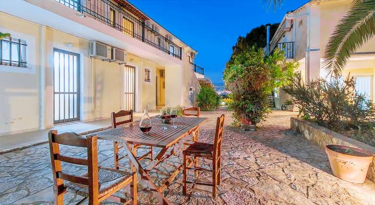 Apartment with BBQ & garden — photo 3