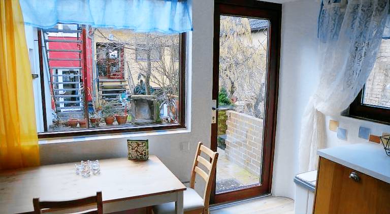 Rental apartment with patio — photo 3