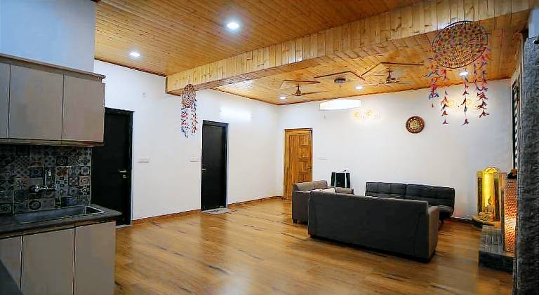Villa with garden & patio | Water view — photo 5