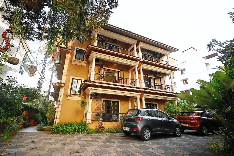 Spacious Luxury Villa In North Goa By StayNomad in Baga