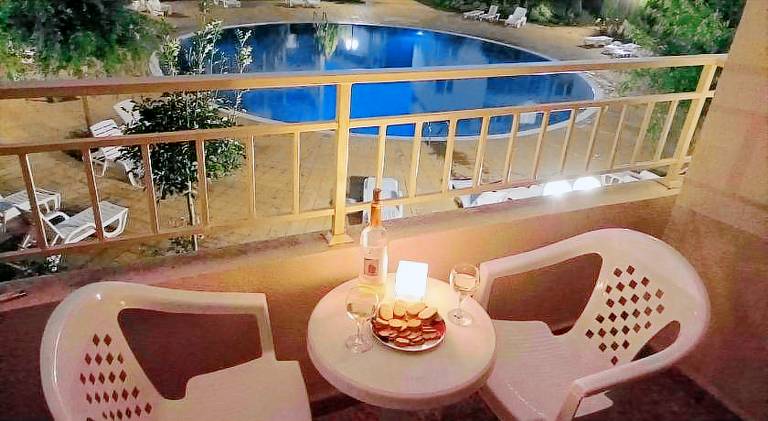 Holiday apartment with private pool & garden | Pet-friendly — photo 4