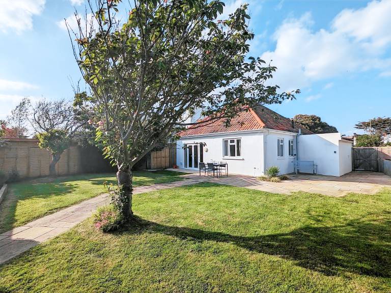 Cottage Bracklesham Bay