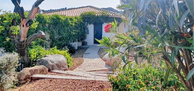 Condo with terrace, barbecue & yard | Sea view — photo 5