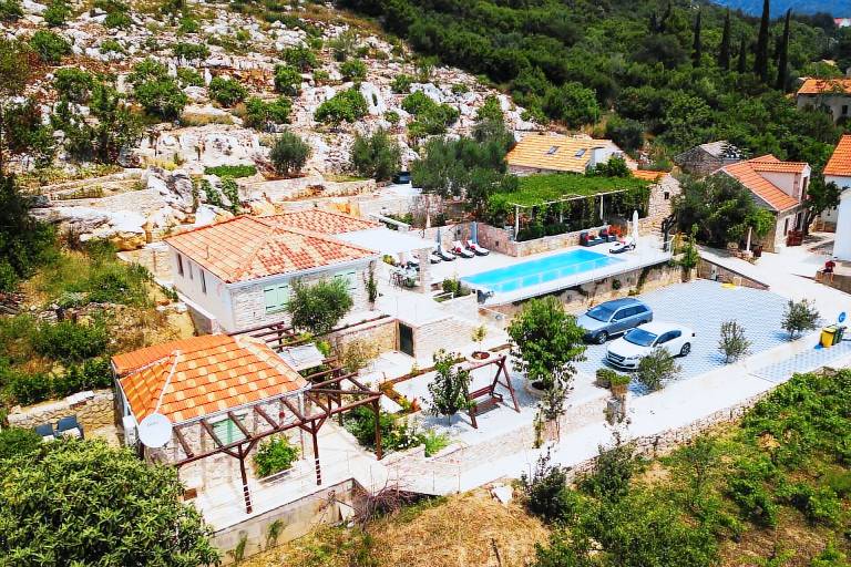 Villa with private pool & barbecue — photo 5