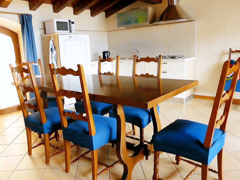 Rental apartment with fast internet, terrace & hot tub | City view | Dogs allowed — photo 4