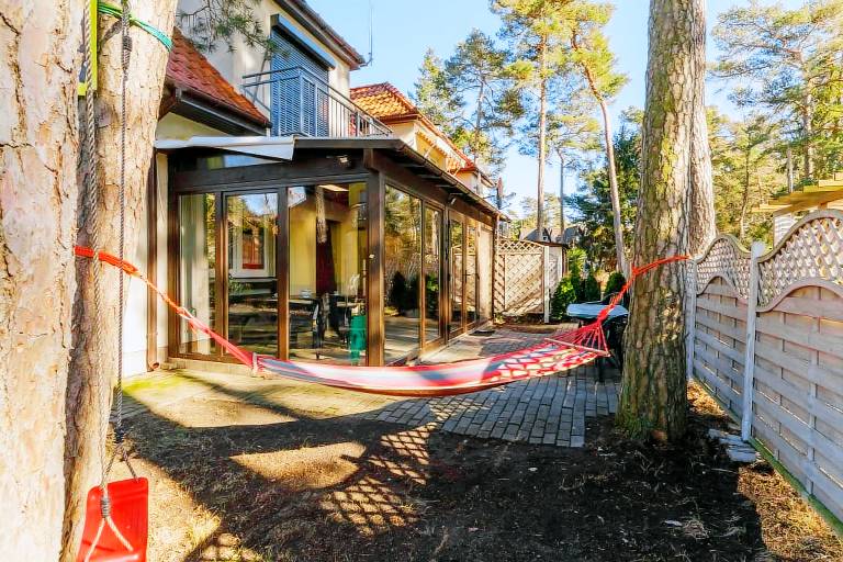 Rental apartment with yard — photo 4