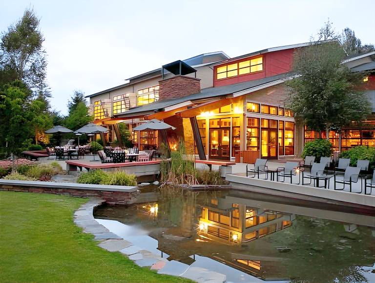 Cedarbrook Lodge in SeaTac, WA