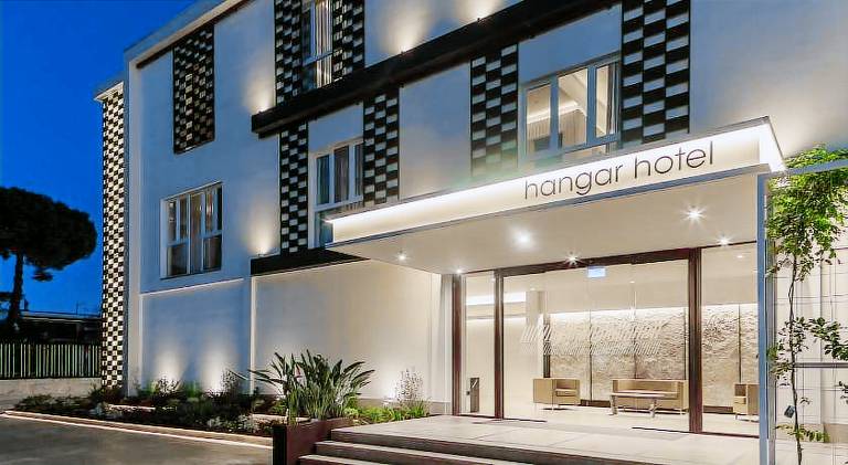 Hangar Hotel
