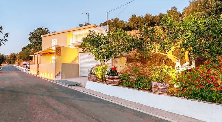 Child-friendly wonderful apartment with barbeque & patio | Pet-friendly in Kissamos