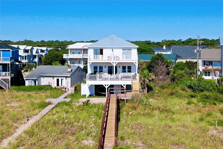 House with barbecue | Water view — photo 5
