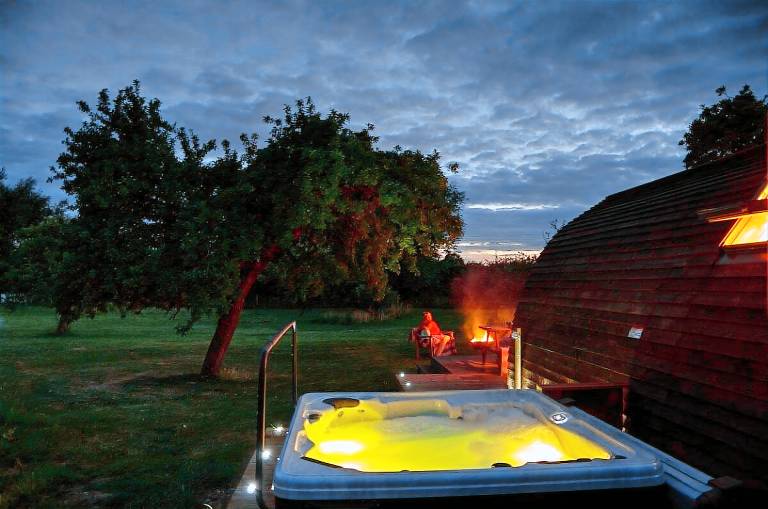 Beautiful farm with jacuzzi & garden | Dogs allowed — photo 2