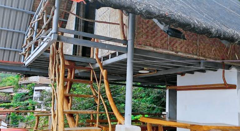 Aloha Aina Dive Resort A-Frame with Sea View in Mabini