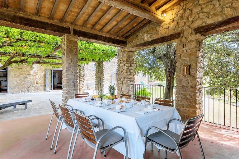 Villa with private pool, barbecue & garden | Pool view | Suitable for remote work — photo 2
