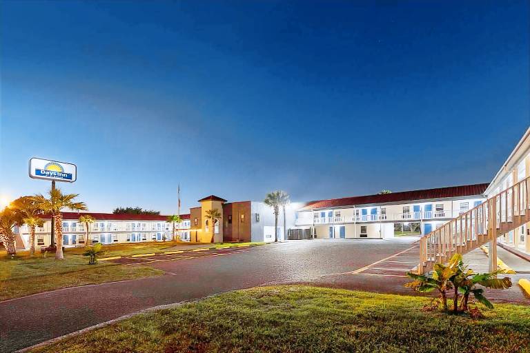 Days Inn by Wyndham Aransas Pass — photo 2