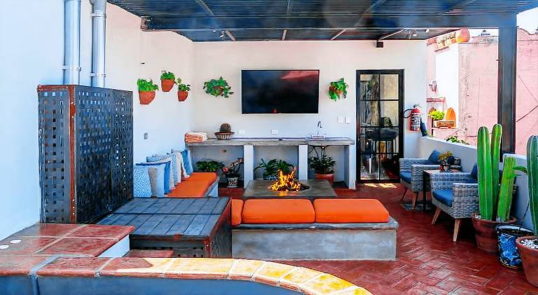 Villa with pool & jacuzzi — photo 4