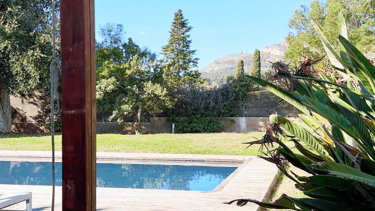 Villa with private pool, BBQ & patio — photo 5