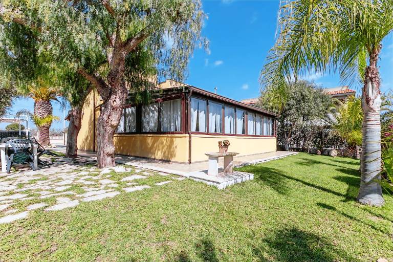 Villa 'Forino Ragusa' with Private Terrace, Wi-Fi, and Air Conditioning — photo 5