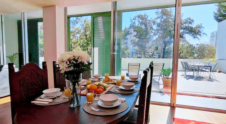 Fully equipped apartment with patio & garden | Near Quinta Vigia | Perfect for remote work | Pets allowed — photo 3