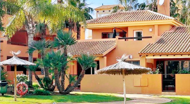 House with pool in Murcia