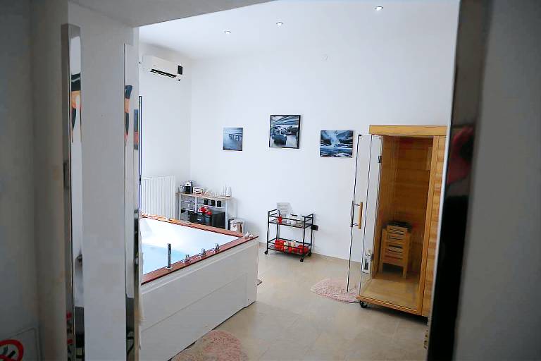 Apartment with sauna & jacuzzi — photo 2