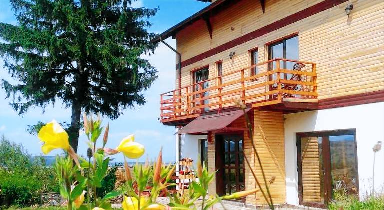 Villa with jacuzzi, barbecue & terrace in Brasov