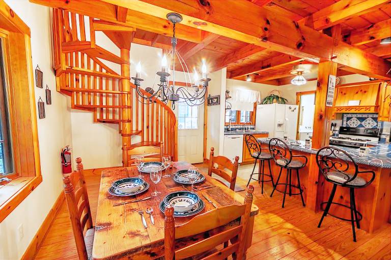 Cabin with jacuzzi & BBQ | Mountain view — photo 2