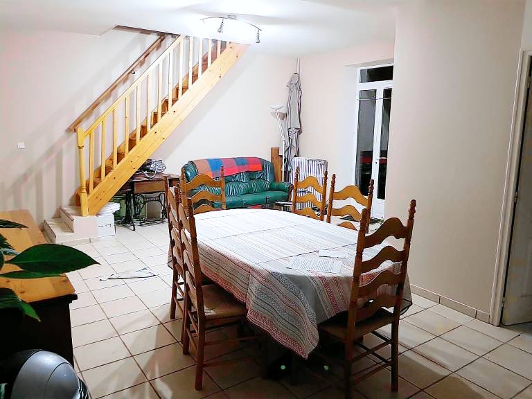 Apartment with barbeque & yard — photo 5