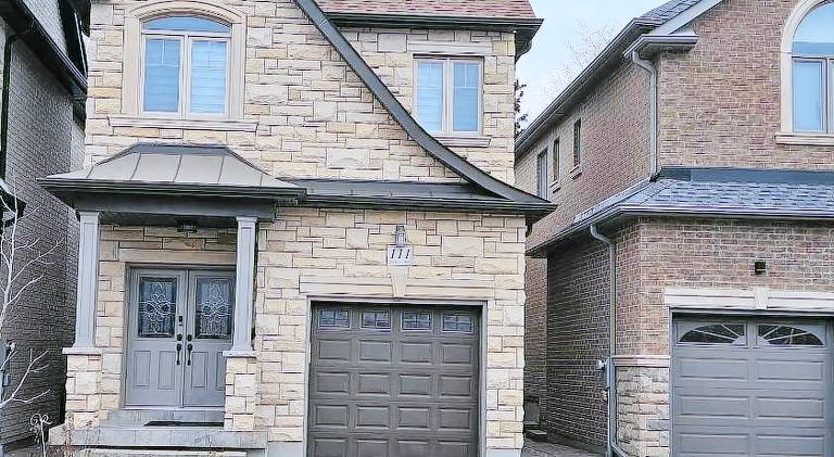 Ensuite in New Home with Parking Close to Bluffers Park Lake Ontario 15 Mins to Downtown