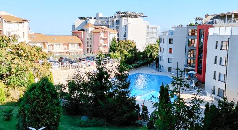 Fully equipped lovely holiday apartment with private pool, terrace & yard | Close to the beach | Pet-friendly — photo 4