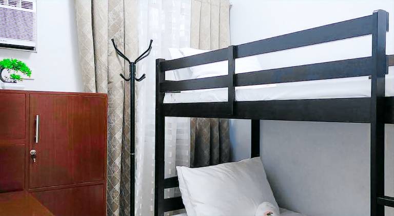 Goldland Caelestis Guest House in Bacolod