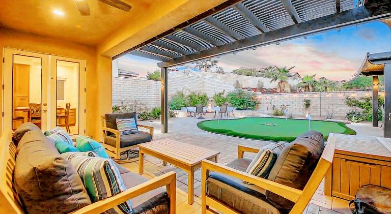House with hot tub & pool — photo 4