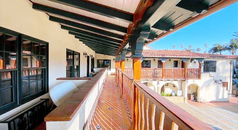 Beautiful serviced apartment with terrace, jacuzzi & pool | Next to the beach | Pet-friendly — photo 3