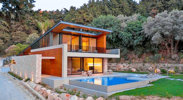 Villa with terrace, yard & barbecue | Perfect for remote work — photo 2