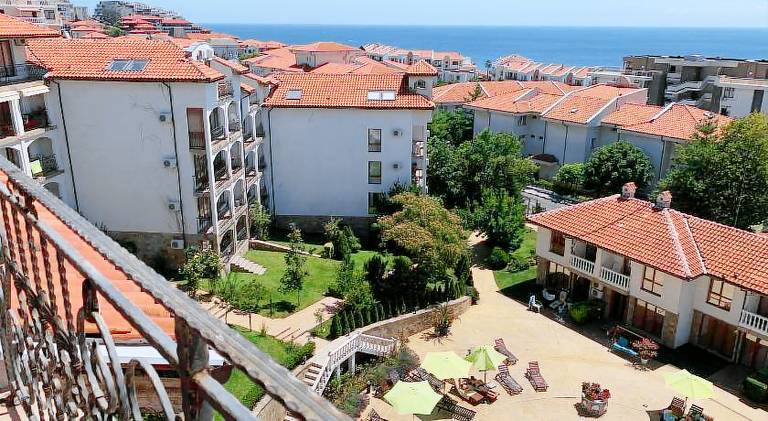 Serviced apartment with pool & yard | Next to the beach | Dogs allowed — photo 3