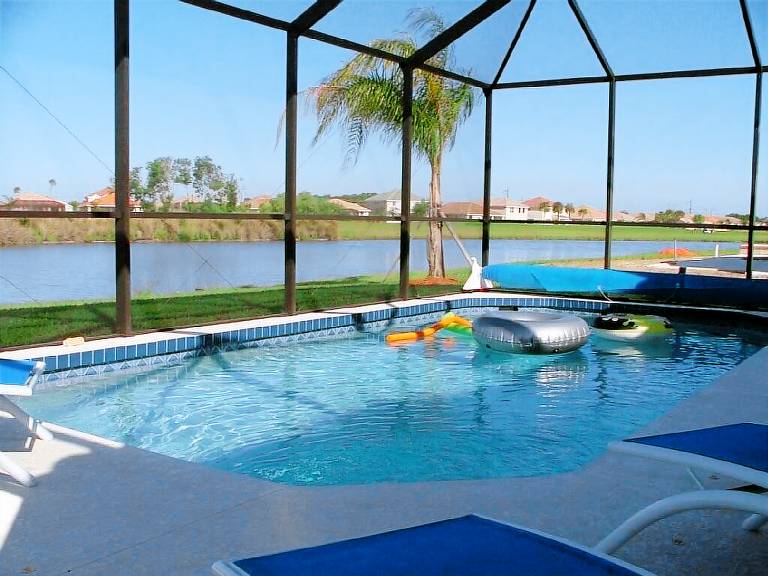 Spacious 3 BR 2BA Private Home Heated Pool on Lake & Golf Course Gated Communit — photo 5