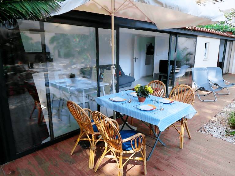Holiday apartment with terrace & garden — photo 5