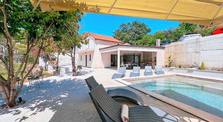 Villa with pool — photo 3