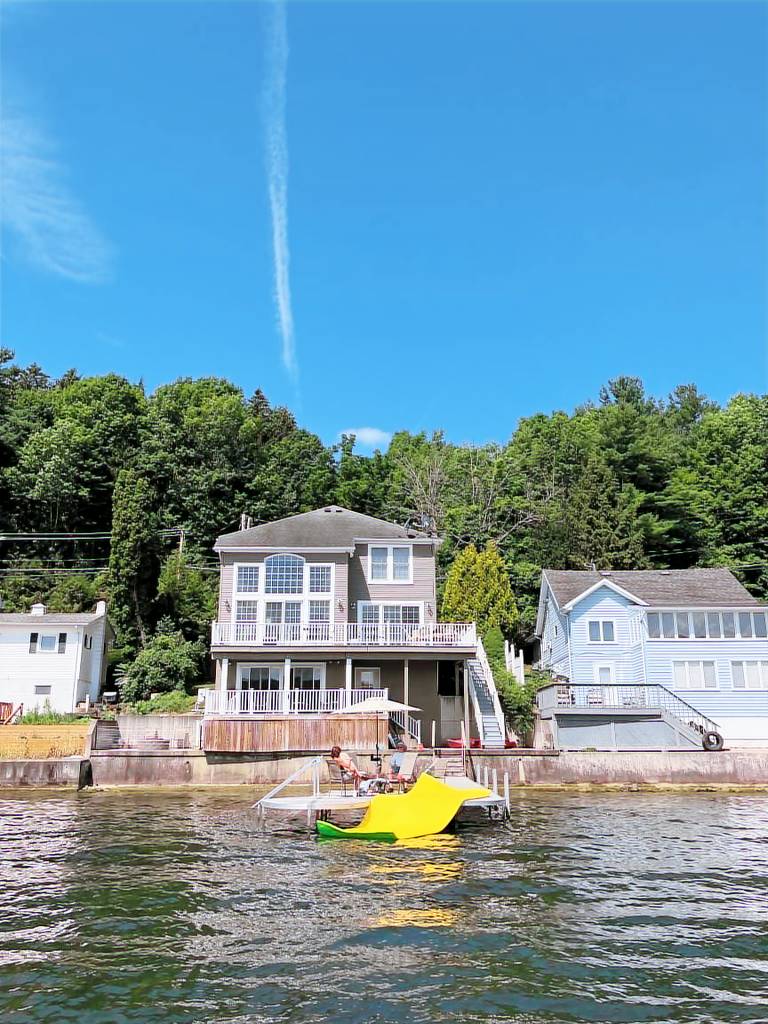 House Conesus Lake