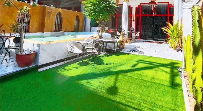 Villa with pool — photo 3