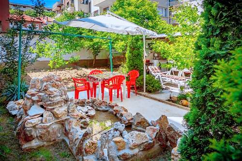 Rental apartment with terrace & yard in Sandanski