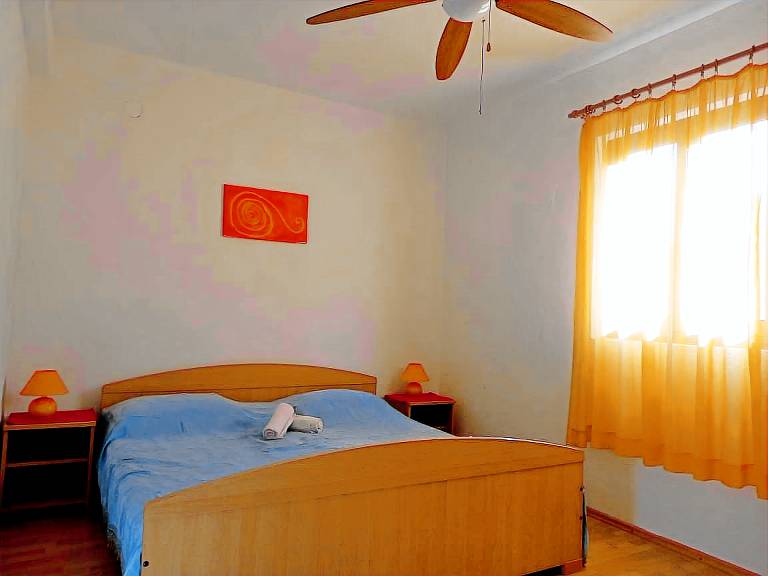 Two bedroom apartment near beach Ivan Dolac, Hvar (A-21269-d) — photo 5